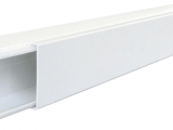 Canaleta de PVC con tapa especialmente diseñada para la ocultación de tuberías y cables eléctricos.